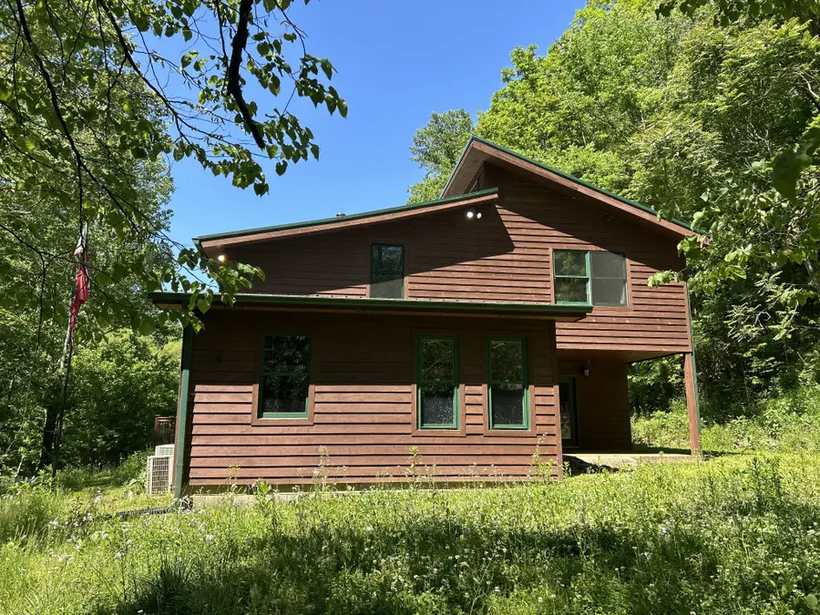140 Carver Hollow Rd, Pleasant Shade, TN 37145 - #3