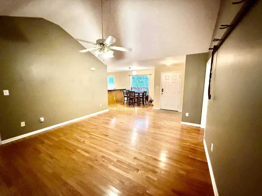 236 Bookout Ln, Cowan, TN 37318 - #2