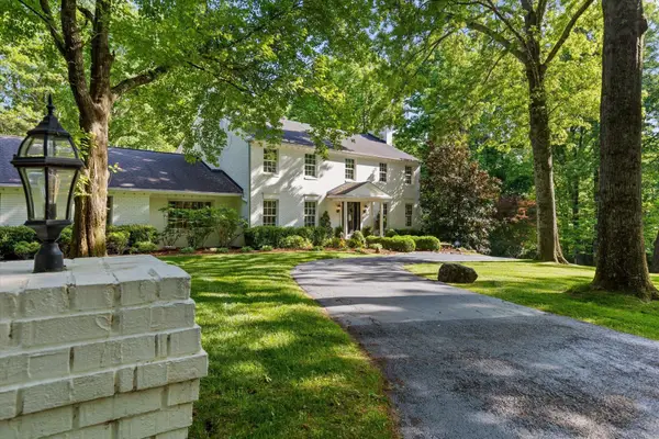 57 Carriage Hill Road, Signal Mountain, TN 37377