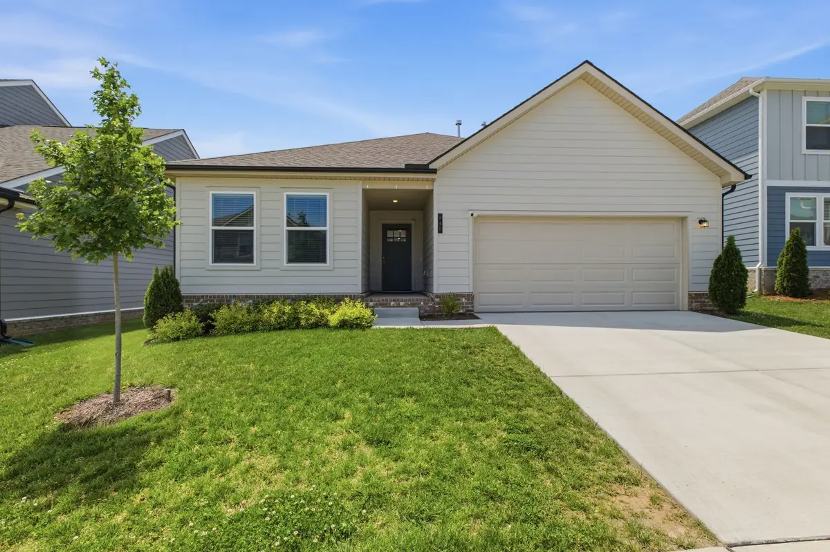 640 Cedar Brook Dr, White House, TN 37188 - #1