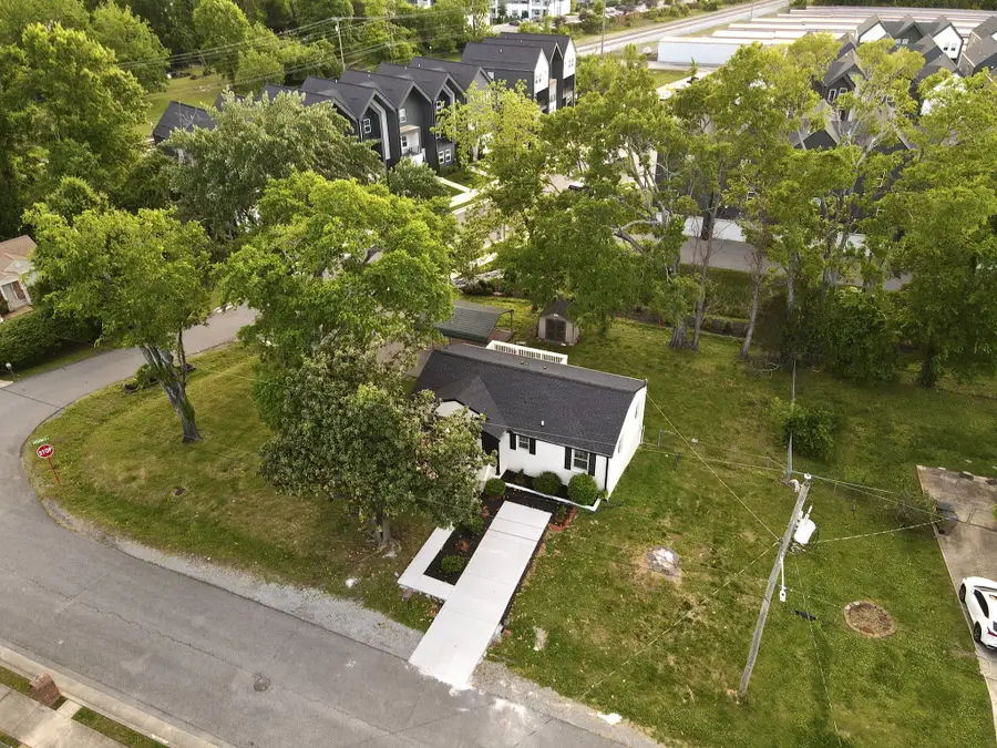 126 Donelsonwood Dr, Nashville, TN 37214 - #2