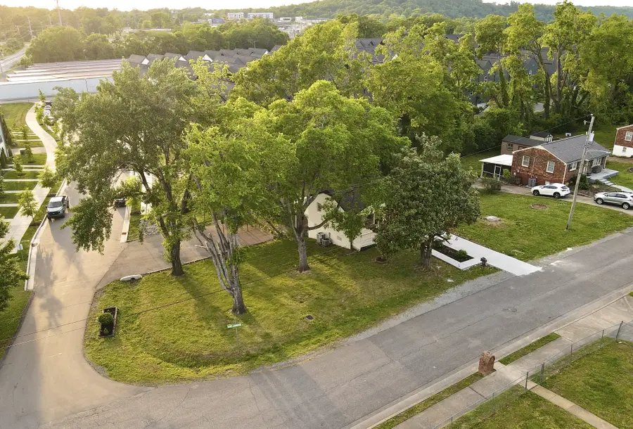 126 Donelsonwood Dr, Nashville, TN 37214 - #3