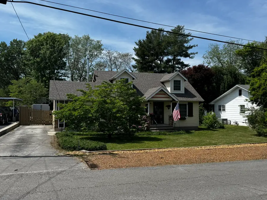 105 Wilson St, Cowan, TN 37318 - #3