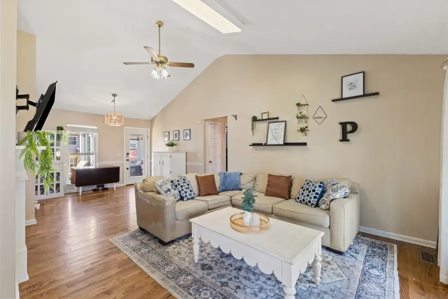 105 Heathcote Ct, Goodlettsville, TN 37072 - #2