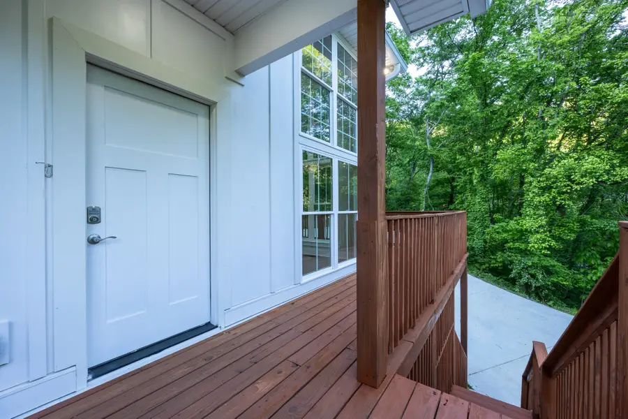 670 Harbor Dr, Lancaster, TN 38569 - #2