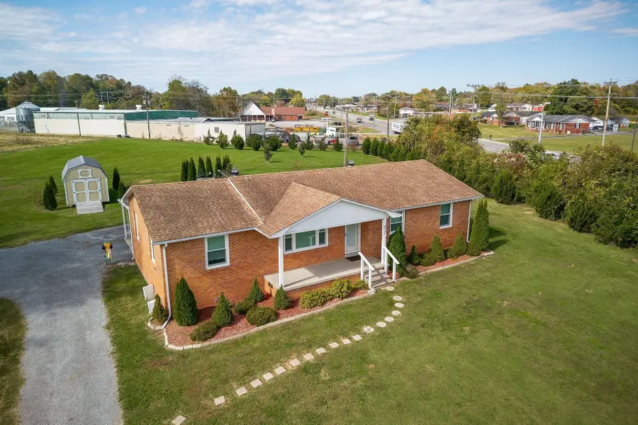 401 Whaley St, Smithville, TN 37166 - #2