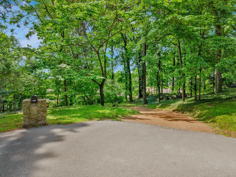 1306 Ewell Ln, Brentwood, TN 37027 - #3