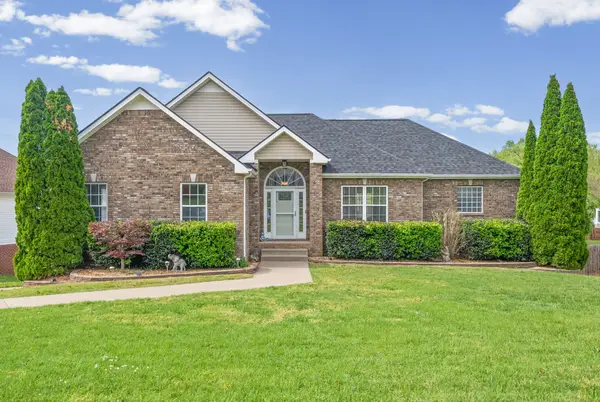 215 Cody Ct, Clarksville, TN 37043