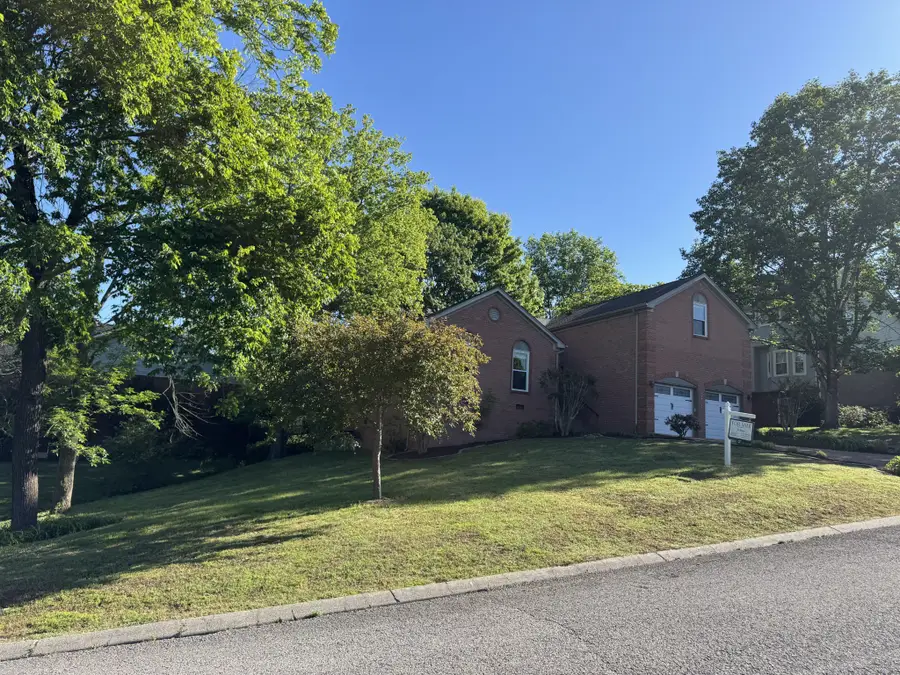 122 Mansker Park Dr, Hendersonville, TN 37075 - #2