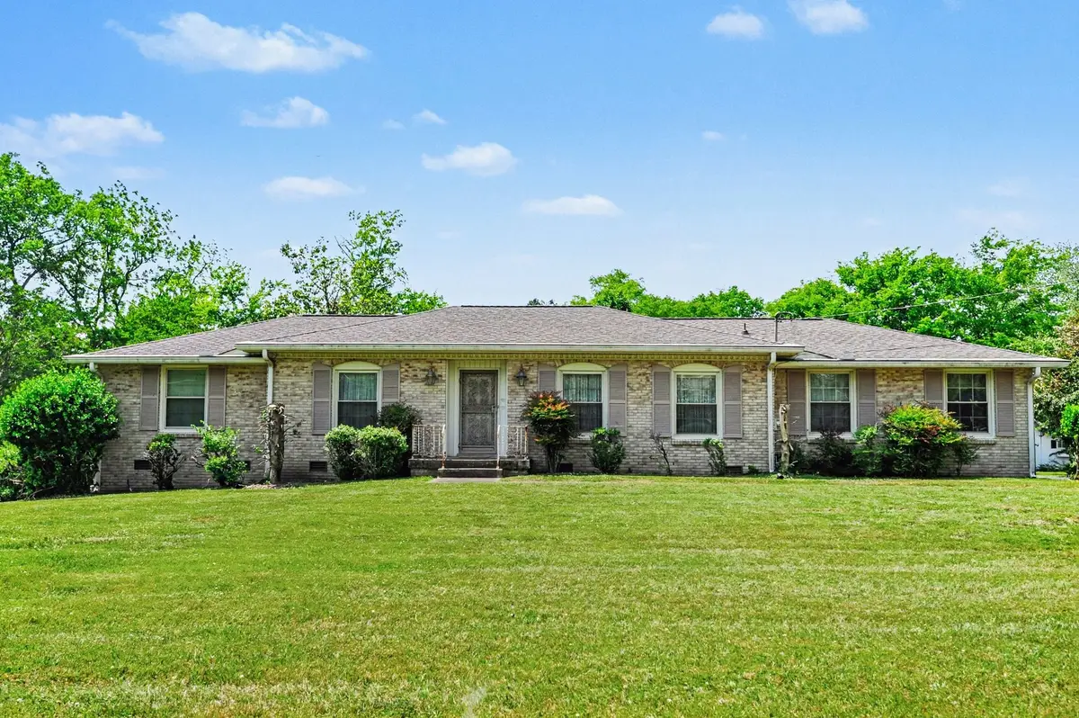 106 Oak Pl, Hendersonville, TN 37075 - #1