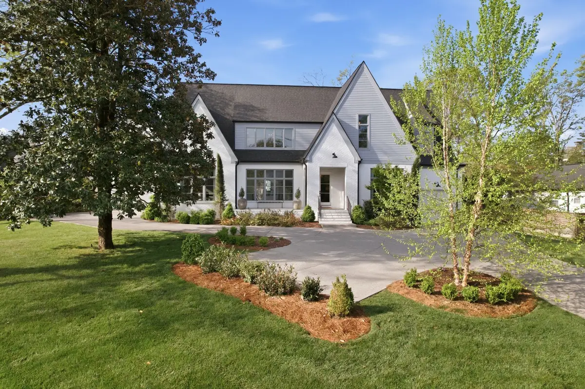 2825 Sugar Tree Rd, Nashville, TN 37215 - #1