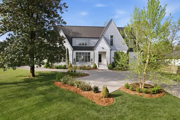 2825 Sugar Tree Rd, Nashville, TN 37215