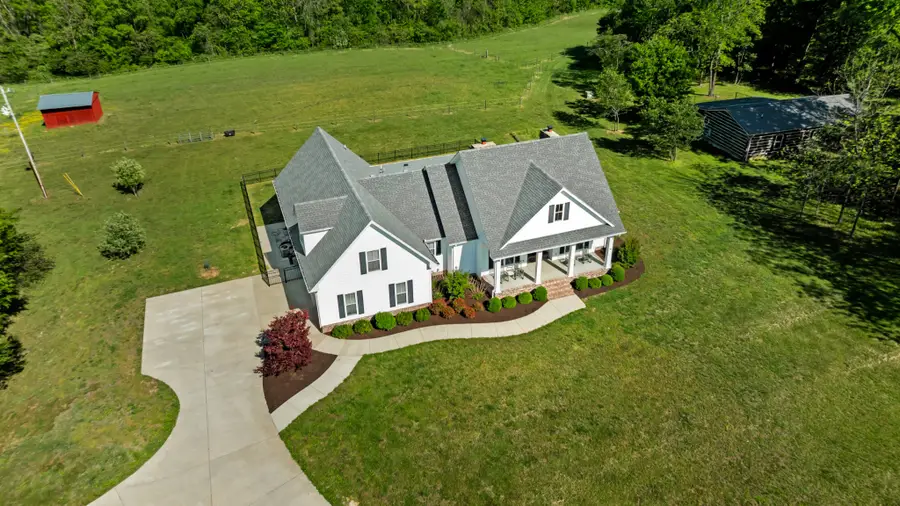 9043 Cross Plains Rd, White House, TN 37188 - #2