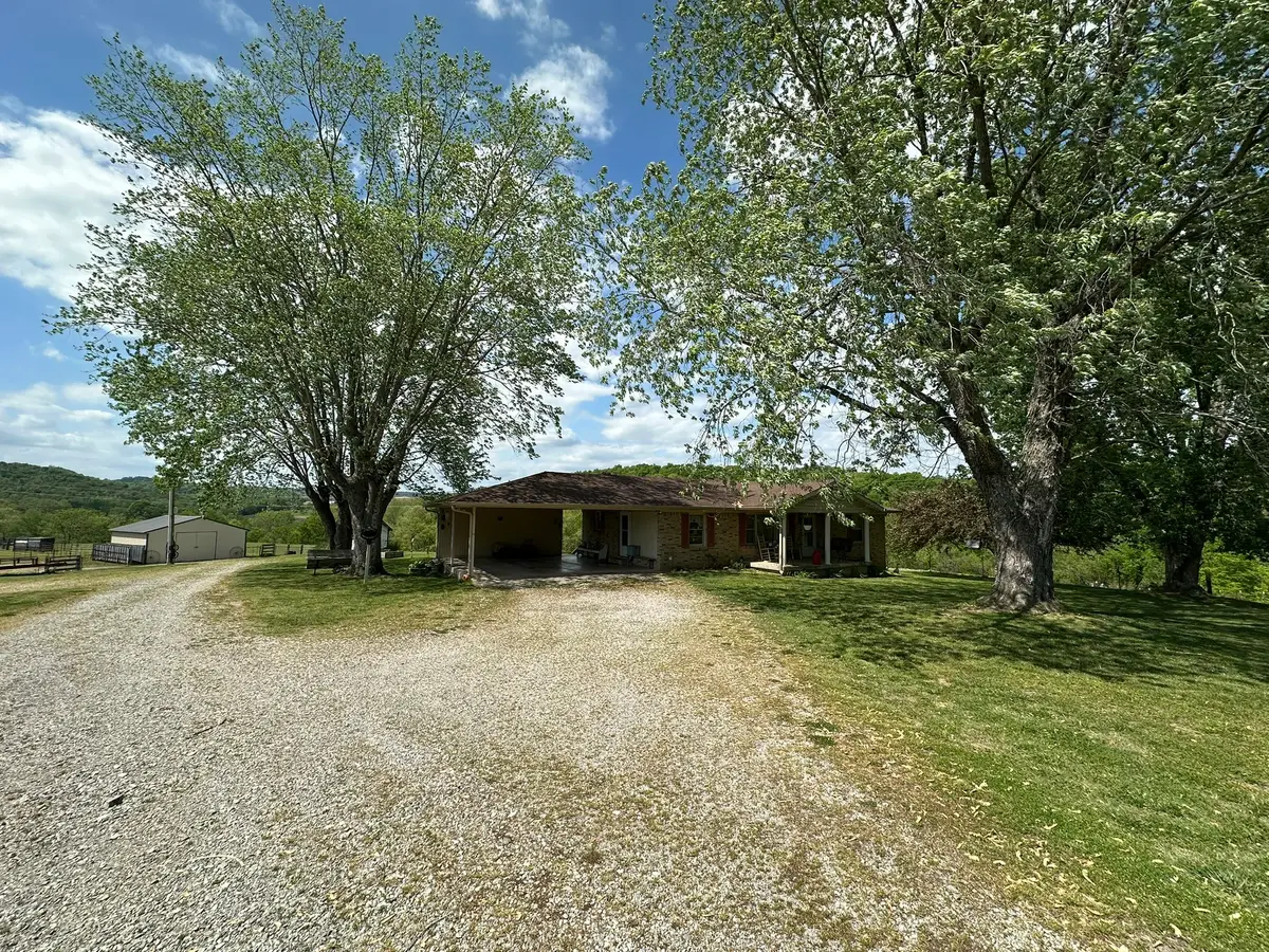 341 Horseshoe Bend Ln, Elmwood, TN 38560 - #1