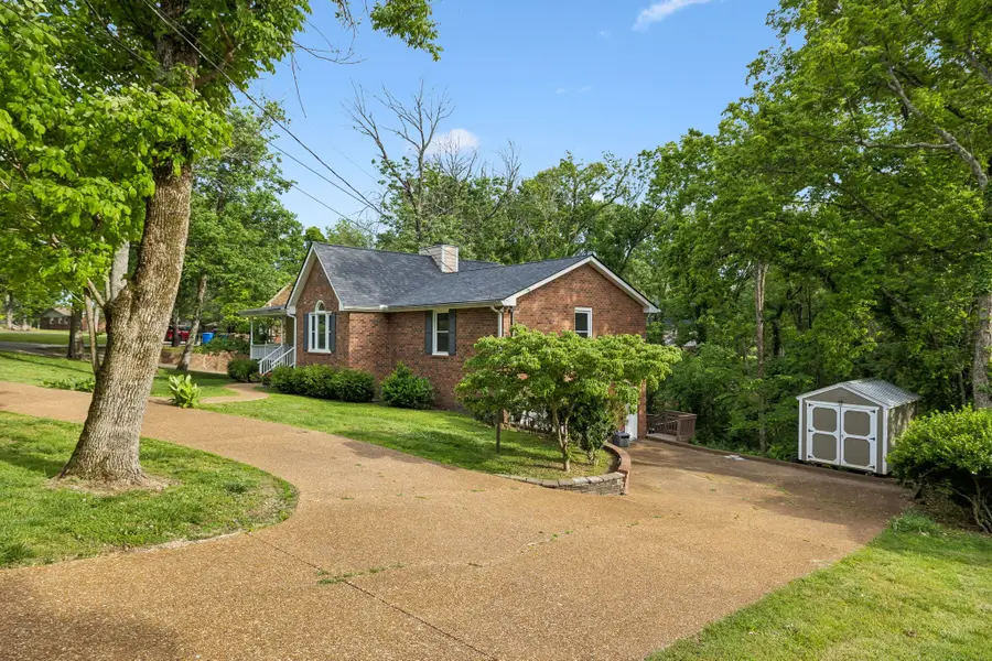 1006 Cynthia Trl, Goodlettsville, TN 37072 - #3