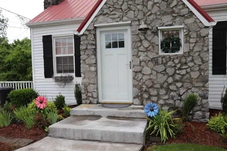 209 Church St, Dover, TN 37058 - #2