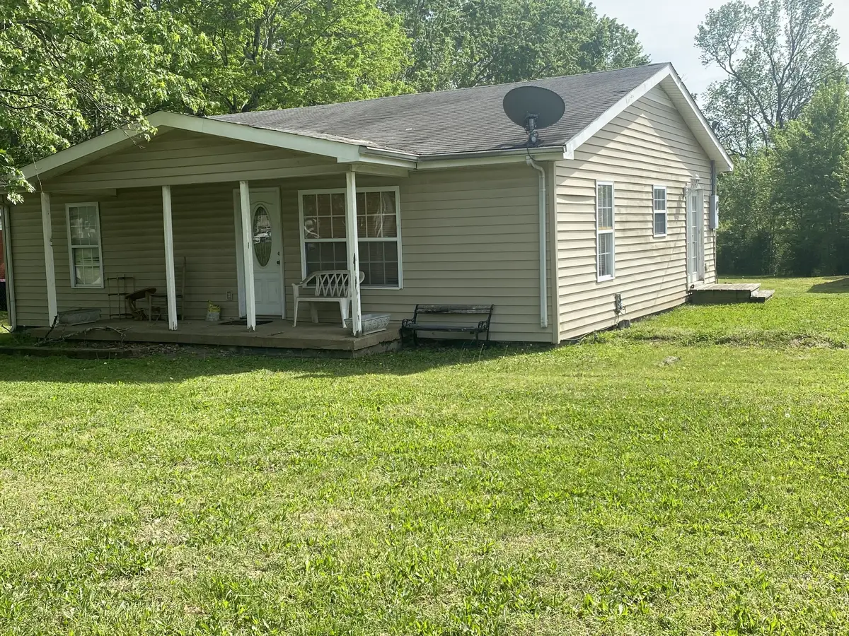2058 Old Greenbrier Pike, Greenbrier, TN 37073 - #1
