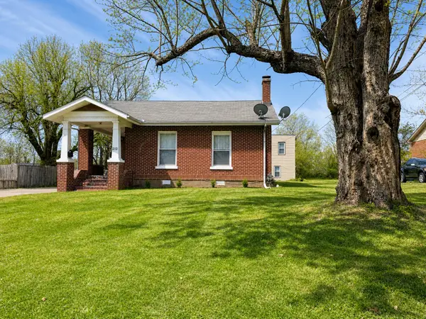 212 W End Ave, Dickson, TN 37055
