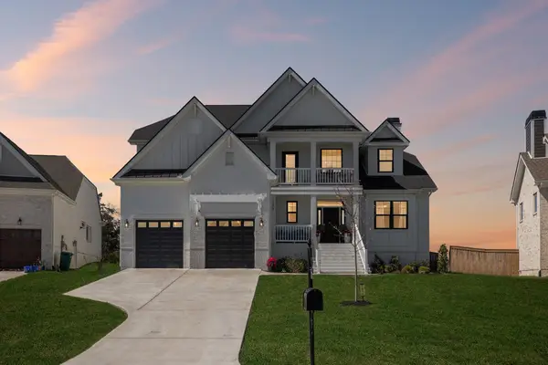 1071 Oakhall Dr, Mount Juliet, TN 37122