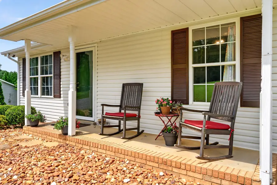 2381 Palmyra Rd, Palmyra, TN 37142 - #2