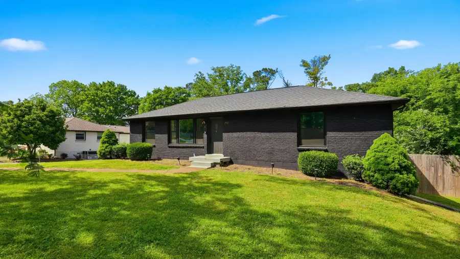 2101 Porter Rd, Nashville, TN 37206 - #2
