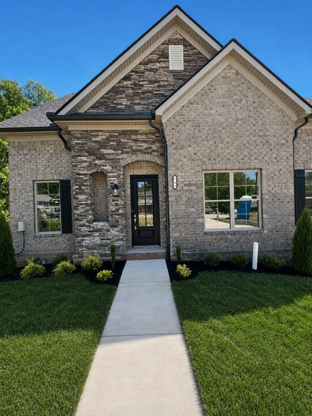 701 Harpeth Knoll Ct, Nashville, TN 37221 - #1