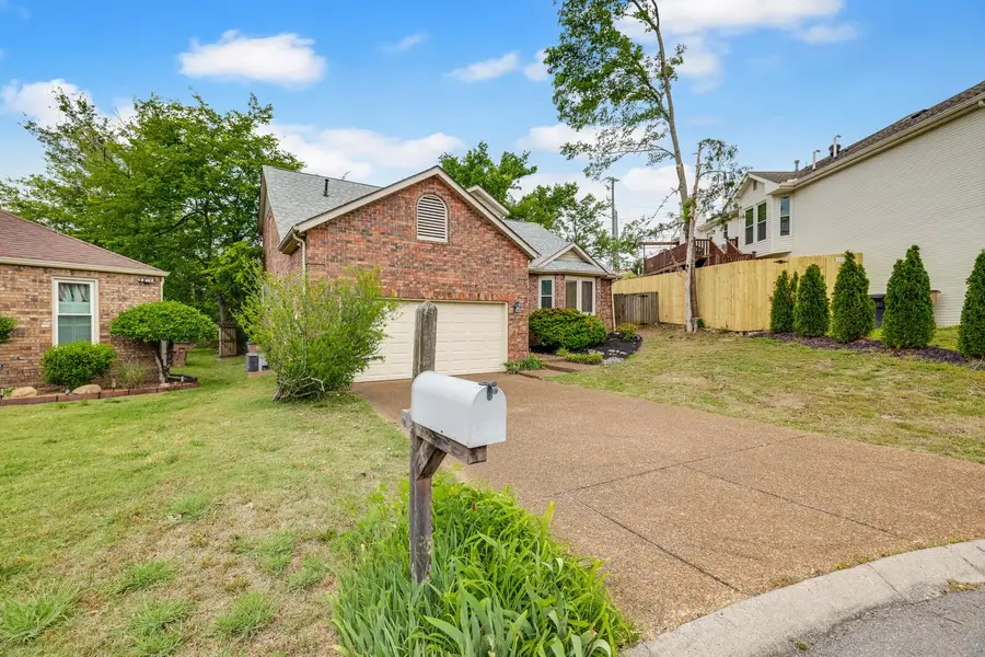 104 Kenaum Ct, Nashville, TN 37209 - #2