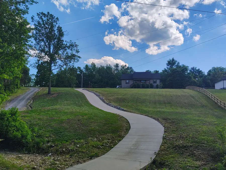 8447 Epperson Springs Rd, Westmoreland, TN 37186 - #2