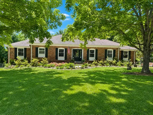 2824 Scenic Dr, Clarksville, TN 37043