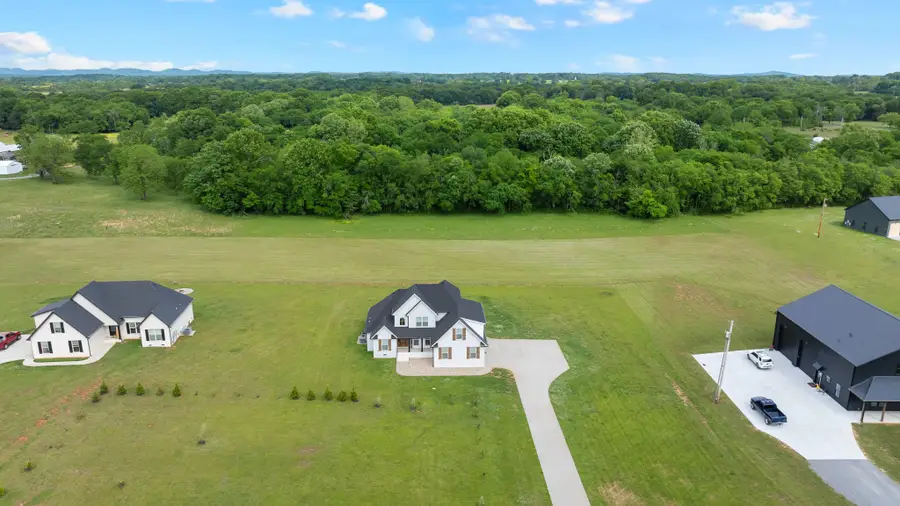 832 Longview Rd, Shelbyville, TN 37160 - #2