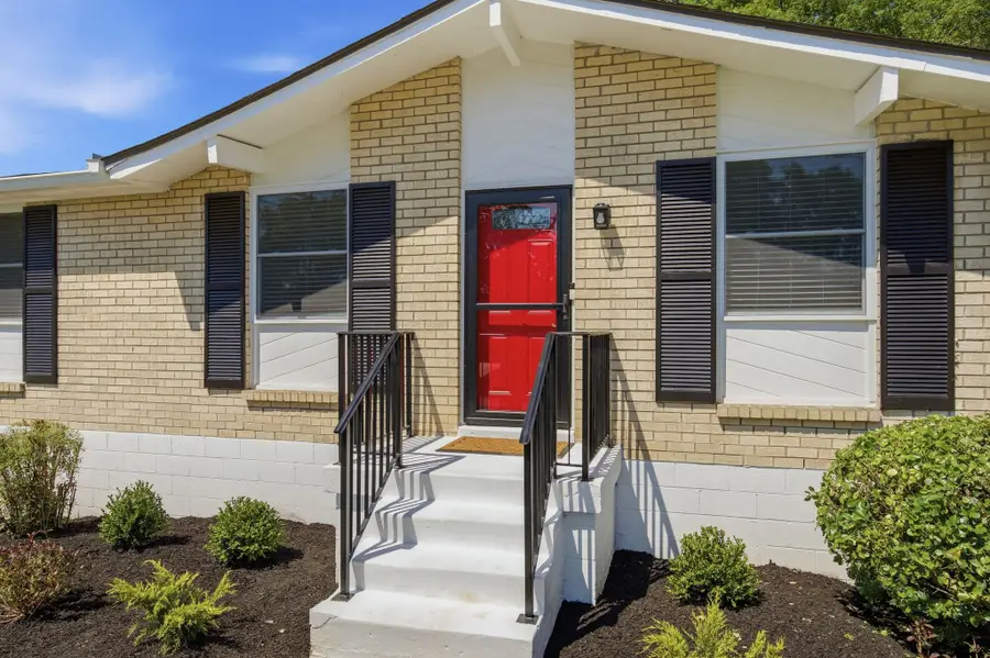 3205 Leawood Dr, Nashville, TN 37218 - #2