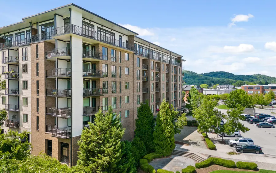 200 Manufacturers Road #Apt 203, Chattanooga, TN 37405 - #2