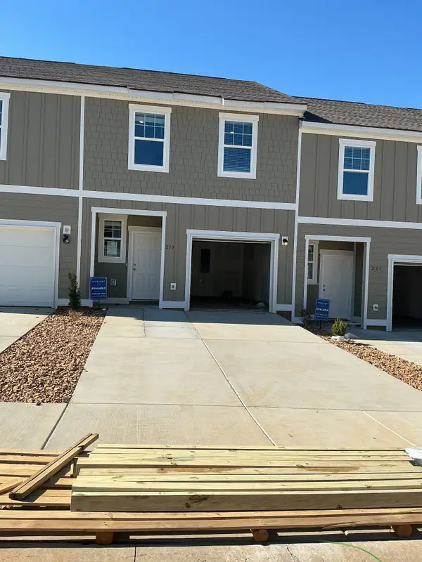 219 Darlington Drive, Dickson, TN 37055