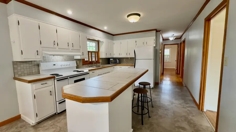805 Fairlane Cir, Smithville, TN 37166 - #3
