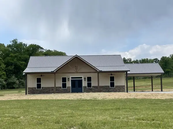 682 E Piney Rd E, Dickson, TN 37055