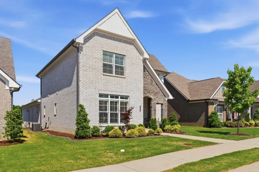 6059 Parkhaven Blvd, Hermitage, TN 37076 - #2