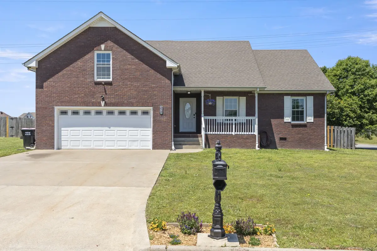 3740 Wheatfield Ln, Clarksville, TN 37040 - #1