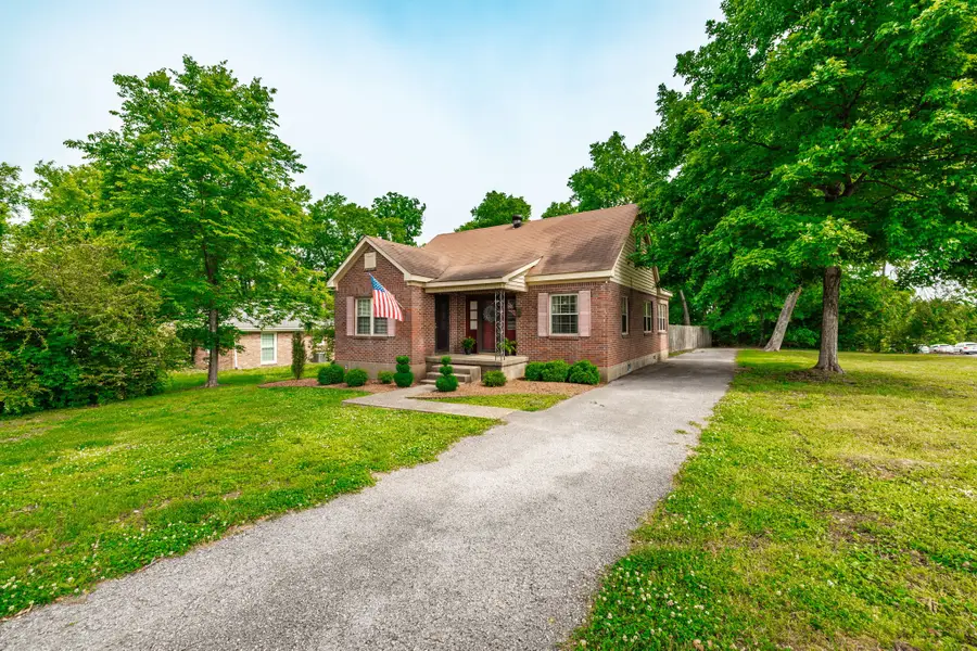 572 Hawkins Dr, Gallatin, TN 37066 - #3