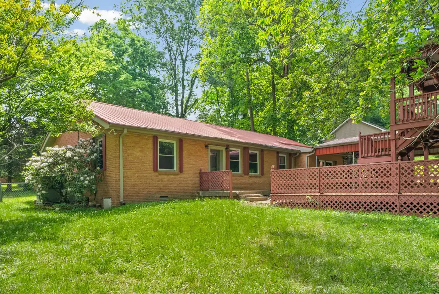 611 Rocky Hill Rd, Clarksville, TN 37042 - #2