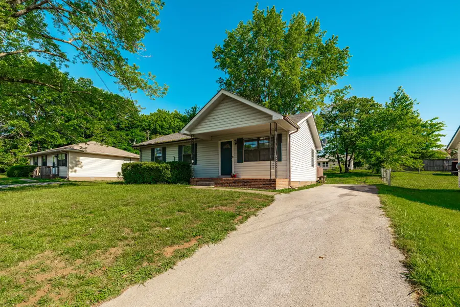 215 Al Oerter Dr, Clarksville, TN 37042 - #2