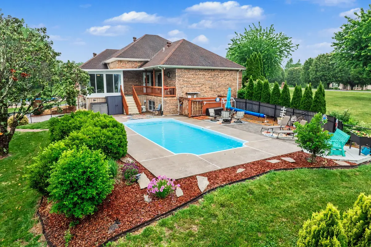 778 Fox Run Ln, Lafayette, TN 37083 - #1