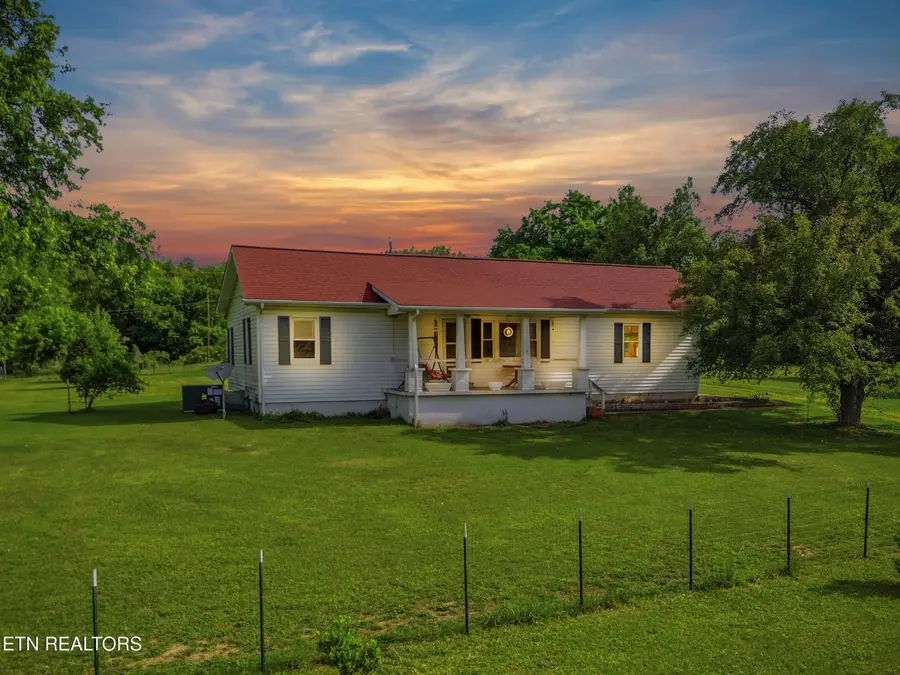 824 Oliver Springs Hwy, Clinton, TN 37716 - #2
