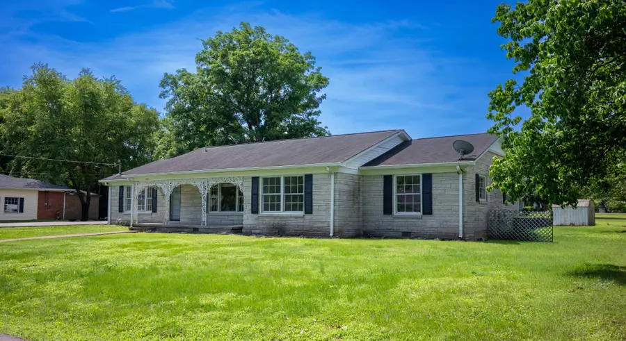 803 Nichols St, Pulaski, TN 38478 - #3