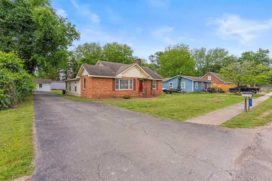 101 Willow St N, Cowan, TN 37318 - #2