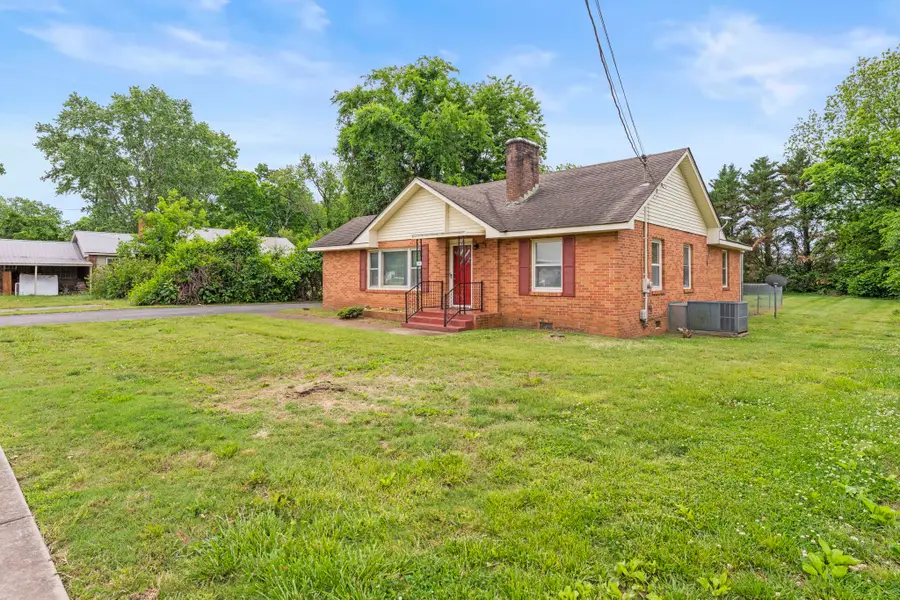 101 Willow St N, Cowan, TN 37318 - #3