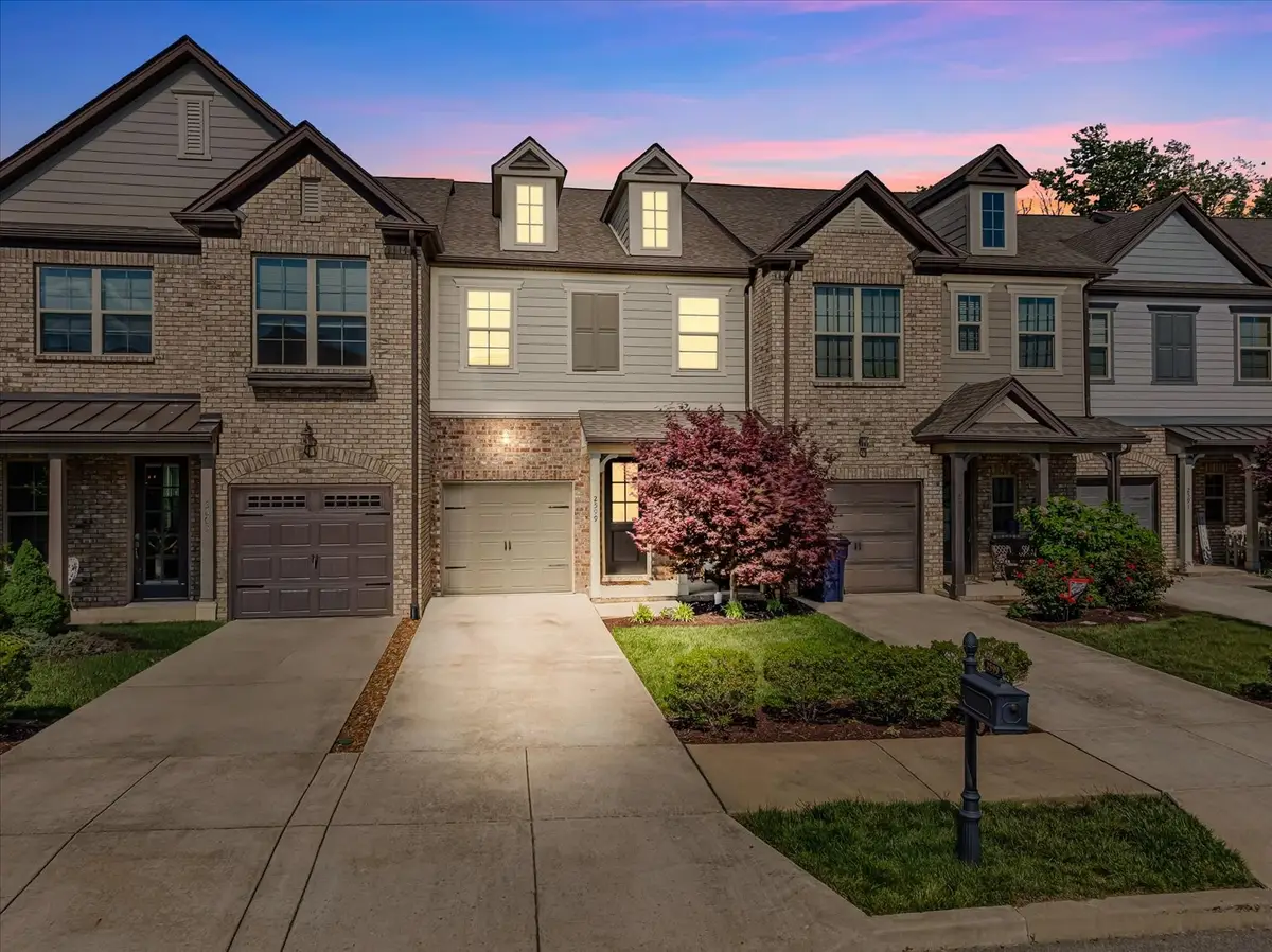 2599 Wellesley Square Dr, Thompsons Station, TN 37179 - #1