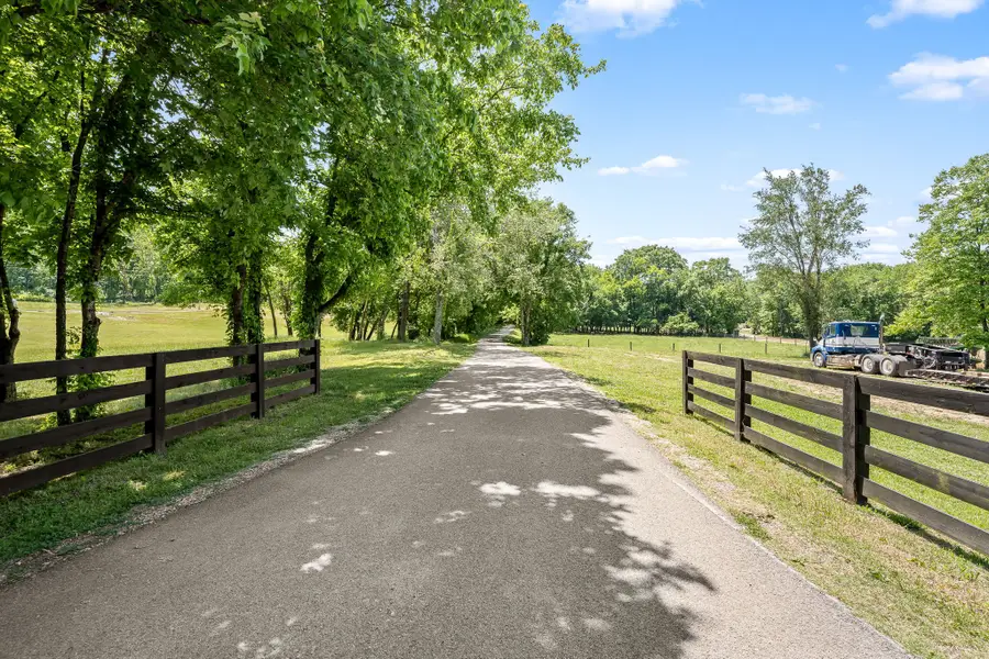 4303 Moore Ln, Culleoka, TN 38451 - #2