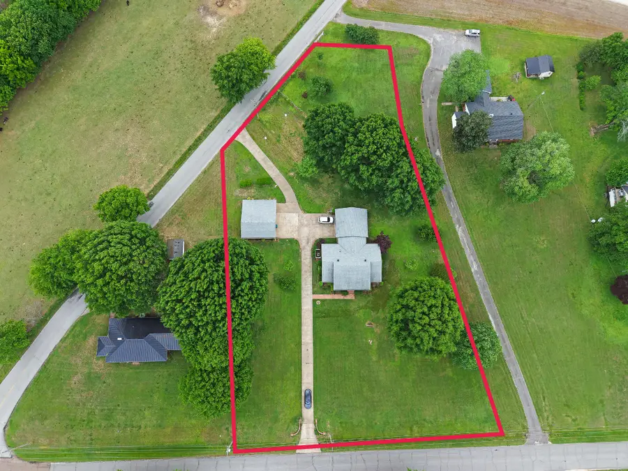 1410 Northwood Dr, Huntingdon, TN 38344 - #2