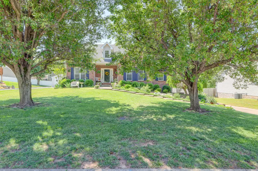 296 Longview Ct, Clarksville, TN 37043 - #2