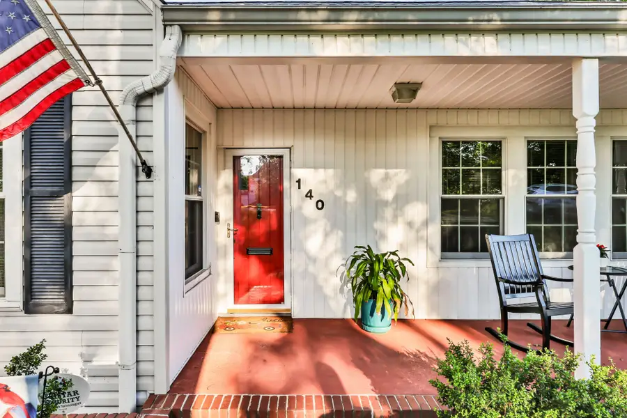 140 E Glenwood Dr, Clarksville, TN 37040 - #2